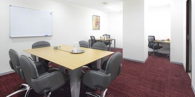 Regus 会議室｜高速Wi-Fi完備の落ち着いたビジネス空間 - オープンオフィス新潟:NIIGATA, Niigata (Open Office)