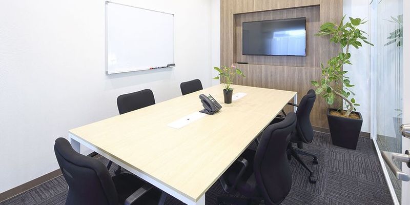 Regus 金沢駅東:KANAZAWA, Kanazawaeki Higashi SAIGAWAの室内の写真