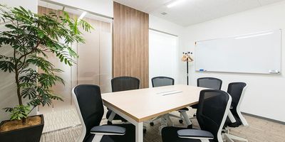 Regus 会議室｜高速Wi-Fi完備の落ち着いたビジネス空間 - リージャス会議室 オープンオフィス名駅南