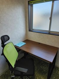 阪神西宮駅徒歩約2分・急なデスクワーク、勉強部屋、Webミーティング・会議に、完全個室のワークスペース♪ - URI OFFICE
