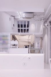 ROAR GALLERY 麻布十番駅徒歩3分■白を基調とした空間をあなたの用途に合わせての室内の写真