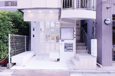 ROAR GALLERY 麻布十番駅徒歩3分■白を基調とした空間をあなたの用途に合わせての入口の写真