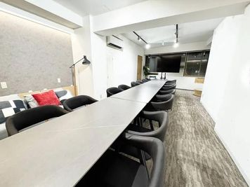 渋谷駅徒歩30秒｜24名個室｜ミーティング｜セミナー｜商談｜ボードゲーム｜推し会｜パーティー｜当日予約歓迎＜ルームA＞ - THE POINT relaxing渋谷2丁目