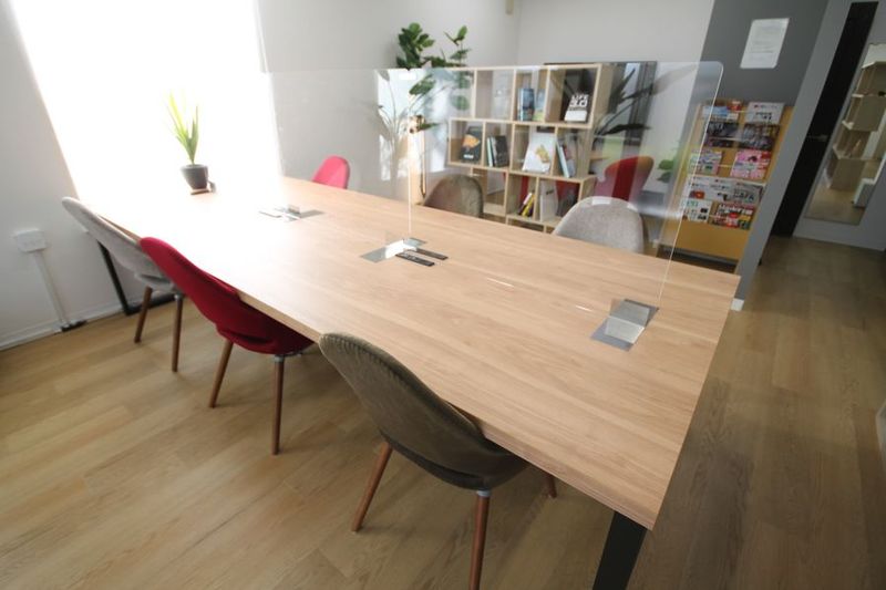 SHARE WORK LOUNG稲沢　コワーキングスペース - SHARE WORK LOUNG稲沢