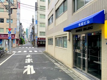 神田駅から歩いてくるとこちらのイメージです。 - ブルースペース神田（貸スペース） レンタルスペース・ダンススタジオの外観の写真