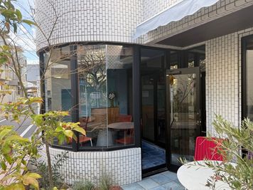 IDEABOXシェアオフィス＆カフェ レンタルサロン(路面ガーデンプライベートルーム）の外観の写真