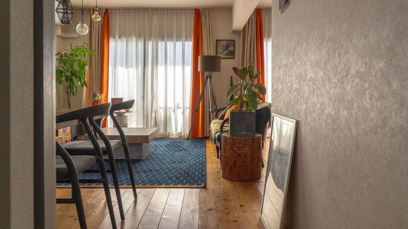 EDITORS ROOM 246 - EDITORS ROOM 246