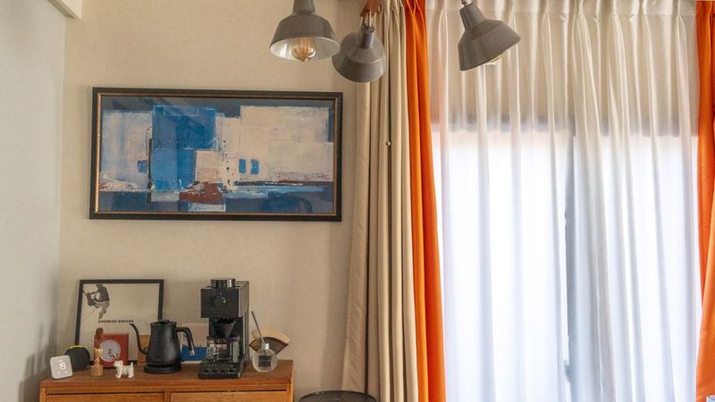 EDITORS ROOM 246 - EDITORS ROOM 246