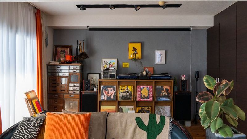 EDITORS ROOM 246 - EDITORS ROOM 246