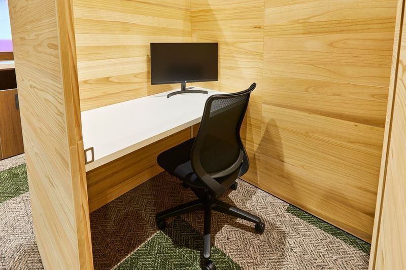 エミフィス大泉学園 木製半個室【B11】席の室内の写真