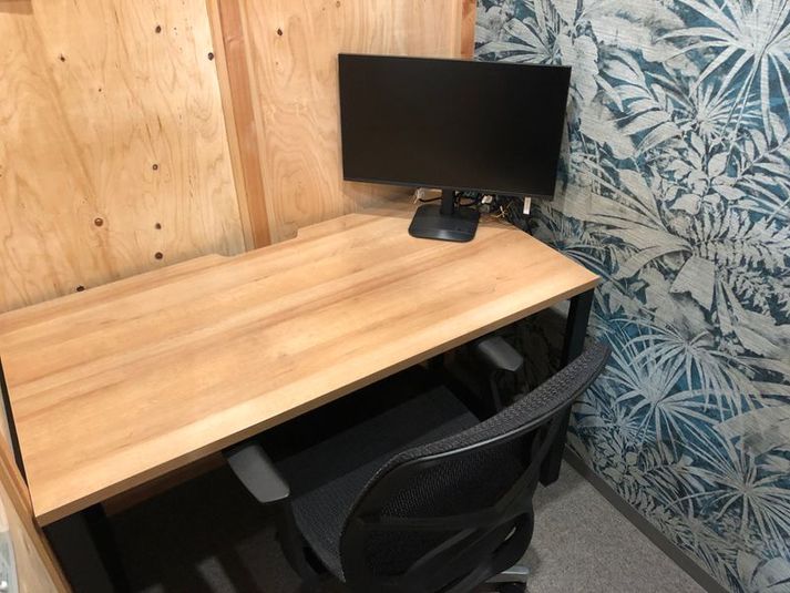 【R-3】格安!1名_スクリーン付き個室ブース_神戸駅前スキマ - 神戸駅前コワーキングスペース Suki_ma(スキマ)