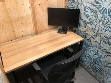 24モニター！神戸駅前広々個室！/2.7㎡/100円でコーヒー飲み放題/高速WIFI/集中できる環境/自習室として！ - 神戸駅前コワーキングスペース Suki_ma（スキマ）