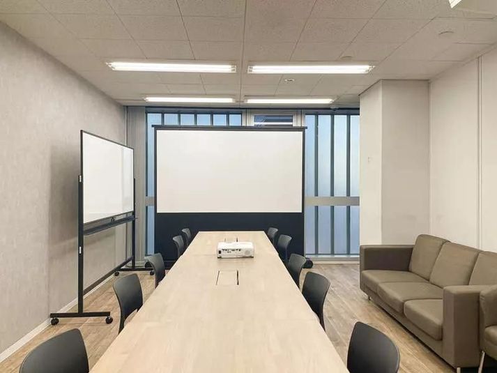 THE POINT新橋｜レンタルスペース「ド・ゴール」 - ワンコイン会議室 新橋