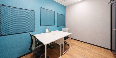 Regus 会議室｜高速Wi-Fi完備の落ち着いたビジネス空間 - リージャス会議室 オープンオフィス丸の内伏見通り