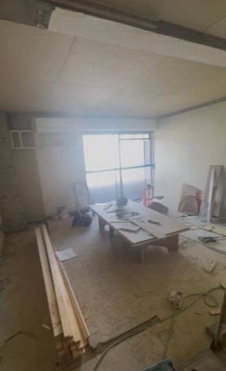 ※現在内装工事中のため、写真は工事途中のものです🚧
2026年1月末完成予定となります。
完成後は写真を差し替え予定です🙇‍♀️ - Lien Blanc  -Pilates Studio- レンタルマシンピラティスLien Blanc 京橋の室内の写真