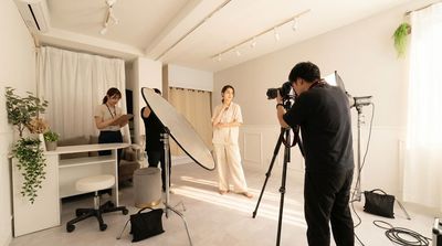 完全貸切の撮影スタジオ Onlynaなんば 撮影例1
①ポートレート撮影シーン1
撮影機材はご持参ください。
リングライト・撮影小物はございます。 - 完全貸切の撮影スタジオ Onlynaなんば 『完全貸切の撮影スタジオ Onlynaなんば』の室内の写真