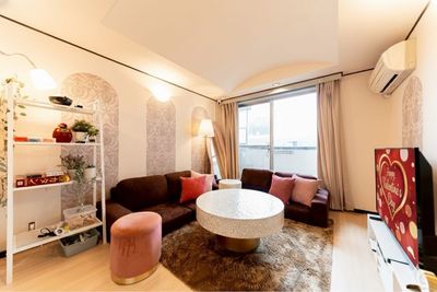 【要町4分/池袋9分】女子会・推し活に最適🎀大人ラウンジ空間｜55㌅TVで映画鑑賞🎥飲み会・歓送迎会🌟誕生日会🍰撮影📸 - Relax one 西池袋2nd