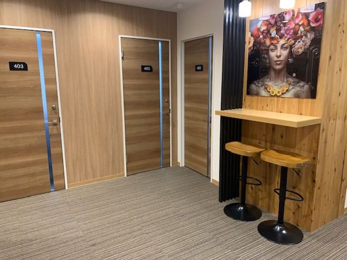 ネイル専用シェアサロン Re’Place - レンタルサロンHanamachi