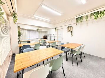 最大24名/懇親会・会議・女子会・ボドゲ等！アルコール含む飲食🍷可！/光無料Wifi - たまりば飯田橋 Station Frontの室内の写真