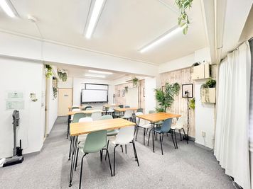 最大24名/懇親会・会議・女子会・ボドゲ等！アルコール含む飲食🍷可！/光無料Wifi - たまりば飯田橋 Station Frontの室内の写真