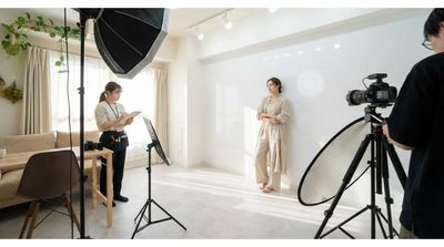 レンタルスペースKuraKura柏 利用例2
①ポートレート撮影アパレルフォトの様子
リングライト・撮影小物はございます。 - 完全貸切のレンタルスペース KuraKura柏 01,完全貸切のレンタルスペース柏の室内の写真