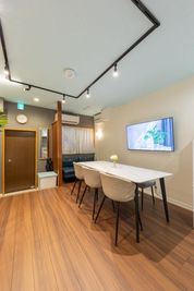 K-one Natural B-Side (1F)の室内の写真