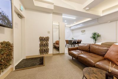 ベッドにもなるソファ - K-one Asakusa Side (2F) K-one AsakusaSide 2Fの設備の写真