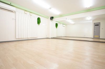 自然光が入る、明るいスタジオです - KS レンタルスペース新宿 Studio LEAF  新宿Cの室内の写真