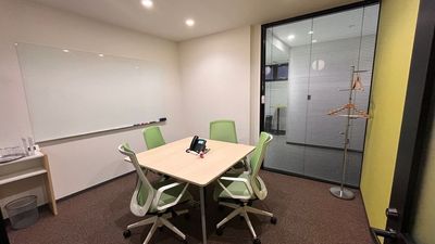 Regus 会議室｜高速Wi-Fi完備の落ち着いたビジネス空間 - リージャス会議室 宮崎橘通