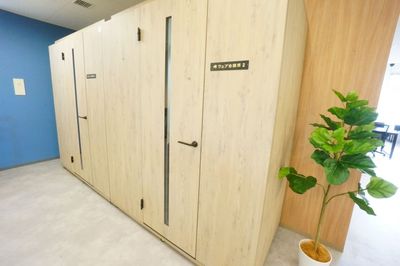 ＜Q-Works FUKUMA WEB会議席2＞JR福間駅直結のシェアオフィス✨完全個室🚪Wi-Fi📶電源🔌 - 【Q-Works FUKUMA】