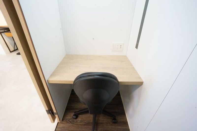 Q-Works FUKUMA WEB会議席2 - 【Q-Works FUKUMA】