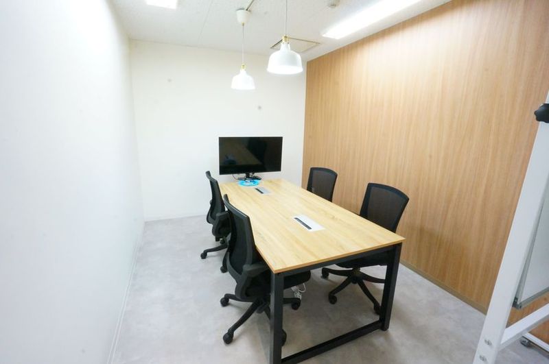 Q-Works FUKUMA 会議室1（最大4名室） - 【Q-Works FUKUMA】