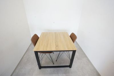 【Q-Works FUKUMA】 Q-Works FUKUMA 会議室2（最大2名室）の室内の写真