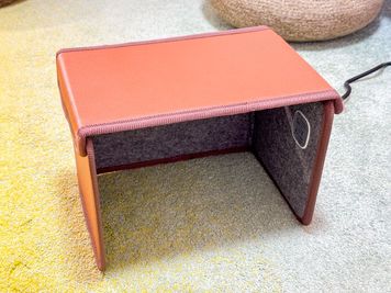 寒い季節でも快適に過ごせる足元ヒーターを完備しています - レピーロ小岩 自然光あふれる多目的スペース レピーロ小岩の設備の写真