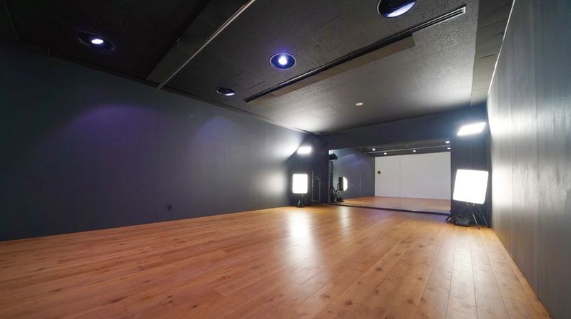 ARTIST DANCE STUDIO - RENTAL - - ARTIST DANCE STUDIO - RENTAL -