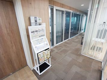 大阪会議室 おおきに会議室御堂筋本町店 応接会議室Dの入口の写真