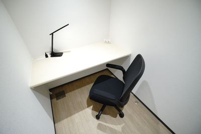 ＜UPオフィス水道橋 B103号室＞水道橋駅徒歩3分🚃1人用個室🚪光回線Wi-Fi📶電源🔌リモートワーク/Web面接 - 【UPオフィス水道橋】