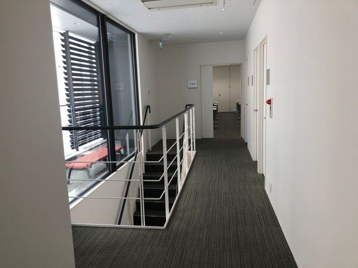 Room2 - 馬車道駅前　加瀬の貸し会議室