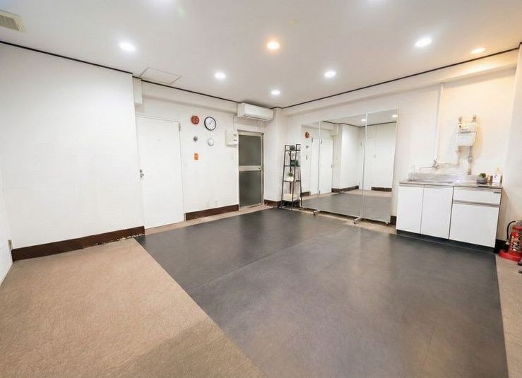 KHDスタジオ 高田馬場店 ♦︎高田馬場駅徒歩6分♦︎ダンスができるレンタルスタジオの室内の写真