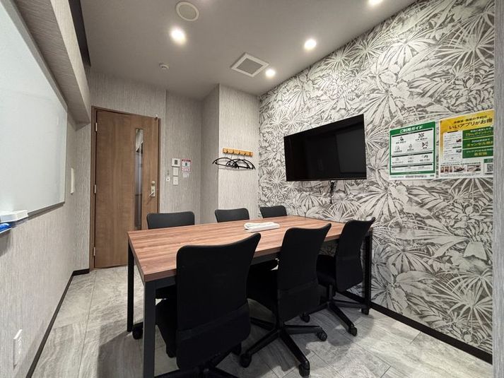 いいオフィス浅草 6名会議室（Room C）の室内の写真