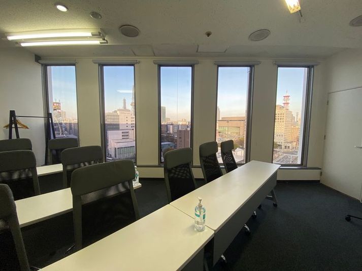 栄の中心で眺望も抜群！ - スカイル カンファレンスルーム 会議室の室内の写真