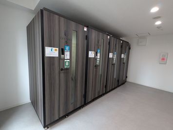 ＜CHATBOX 西新宿Aビル店【No.8】＞完全個室⭐️Wi-Fi無料！ - CHATBOX 西新宿Aビル