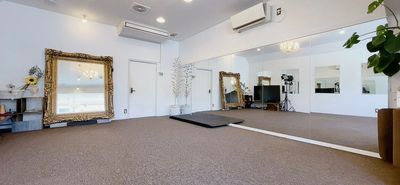 珪藻土などを塗り、健康 - 美容と健康【若草】 レンタルスペース美容と健康【若草】の室内の写真