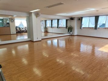 70㎡を超える明るいフロア！駐車場2台完備！駅からのアクセスも抜群！ - 【飯能市】レンタルスタジオ＠ダンススタジオタナカ