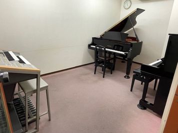 ヤマハミュージック直営教室!【天神駅徒歩1分】ピアノ・エレクトーンが演奏できるお部屋です - 天神センター