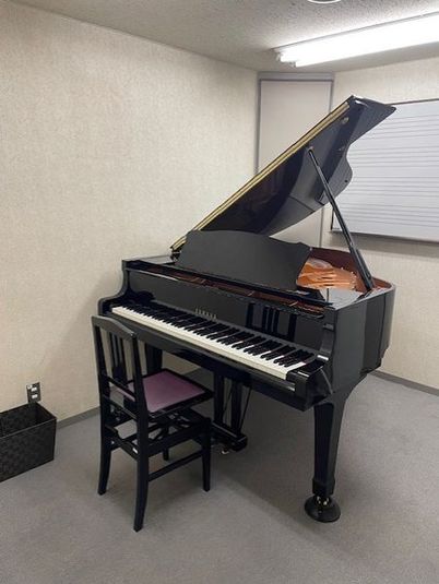 グランドピアノのレンタル部屋【S1】 - 天神センター