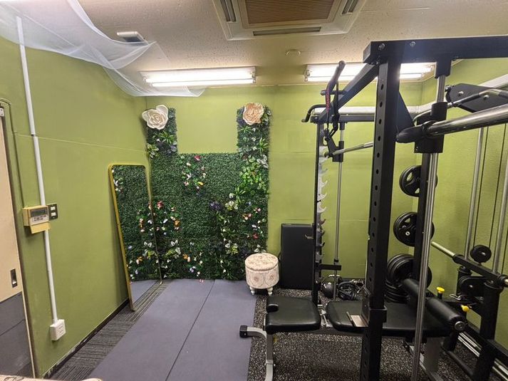 SALON GYM - SALON GYM