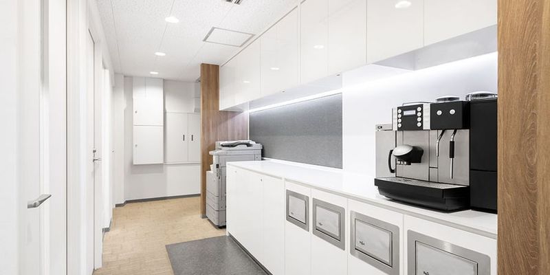 CM 821 - リージャス会議室 新宿南口