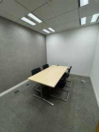 Regus 会議室｜高速Wi-Fi完備の落ち着いたビジネス空間 - リージャス会議室 赤坂アークヒルズ