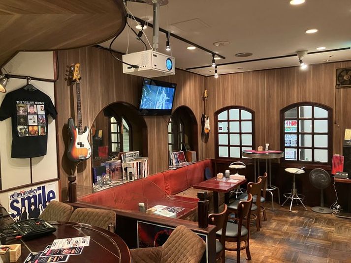 大型画面２台・楽器演奏可能でキッチン付き。23名着席可能。 - Are  you  belieBAR. THE JAM
